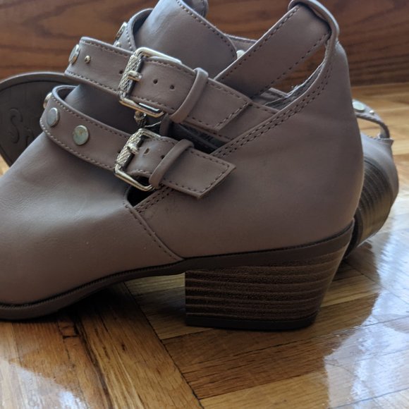 CIRCUS BY SAM EDELMAN Henna Bootie *New* - Picture 2 of 6